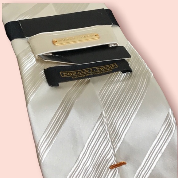 New Donald Trump White Cream Necktie - Picture 5 of 8